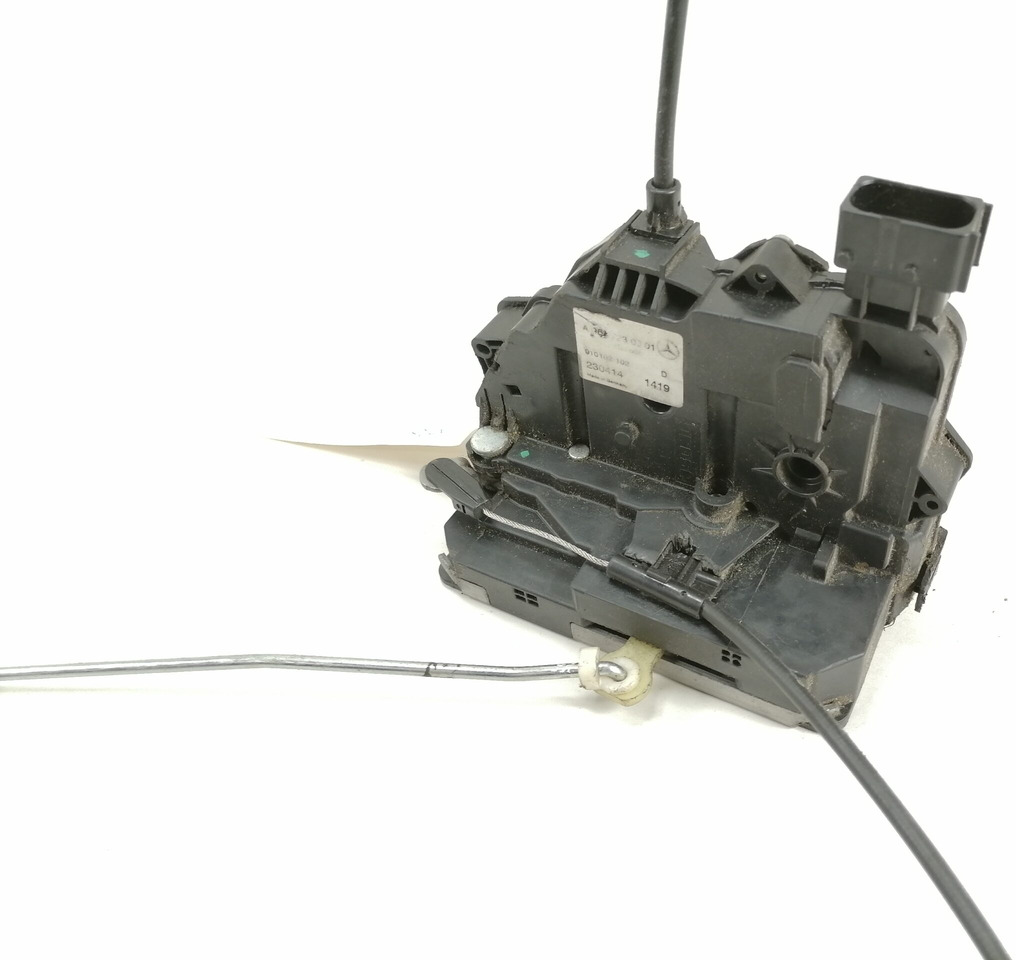Mercedes-Benz Door lock A9607230001 - باب و قطع الغيار - شاحنة: صور 2 Mercedes-Benz Door lock A9607230001 - باب و قطع الغيار - شاحنة: صور 2