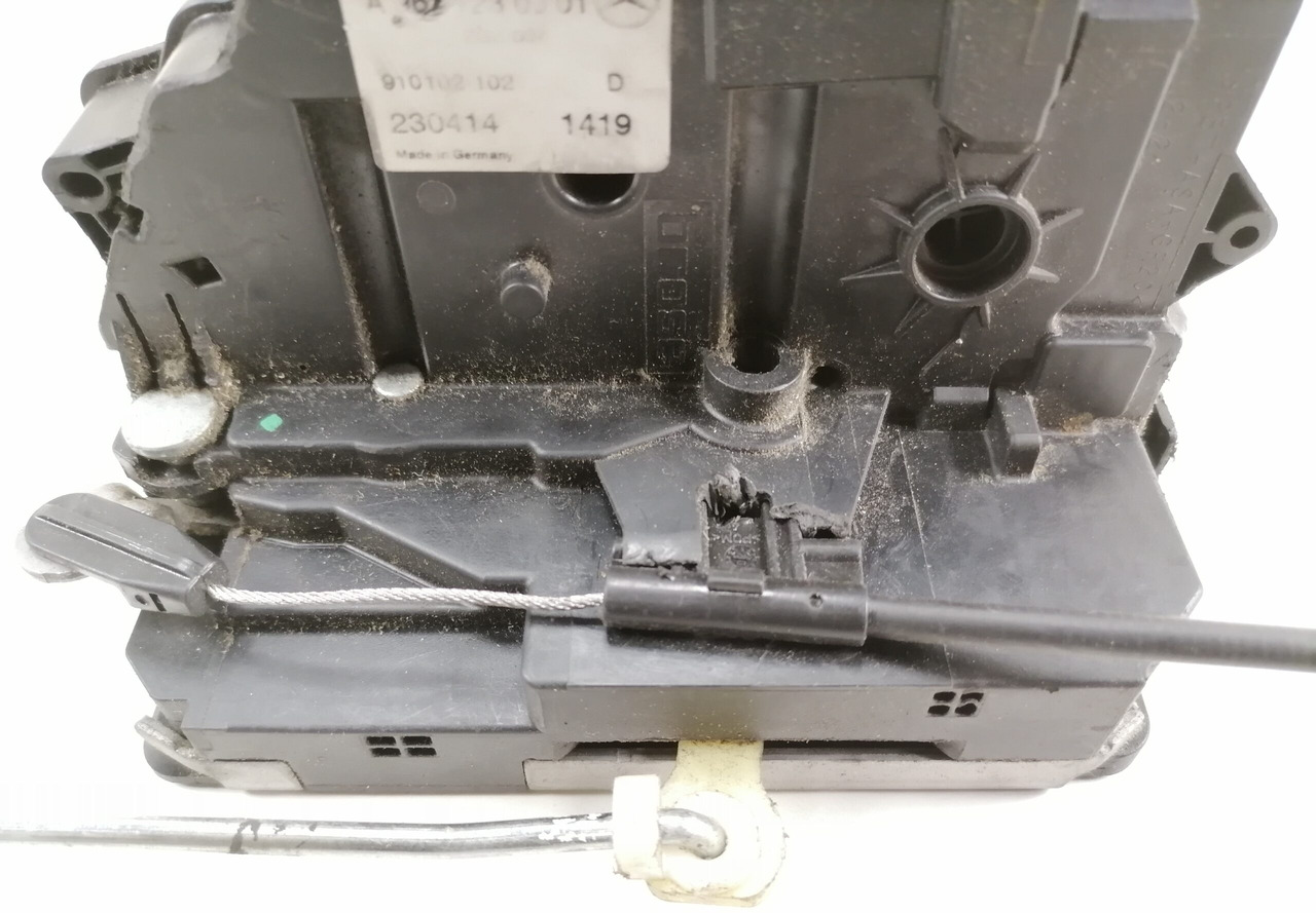 Mercedes-Benz Door lock A9607230001 - باب و قطع الغيار - شاحنة: صور 5 Mercedes-Benz Door lock A9607230001 - باب و قطع الغيار - شاحنة: صور 5