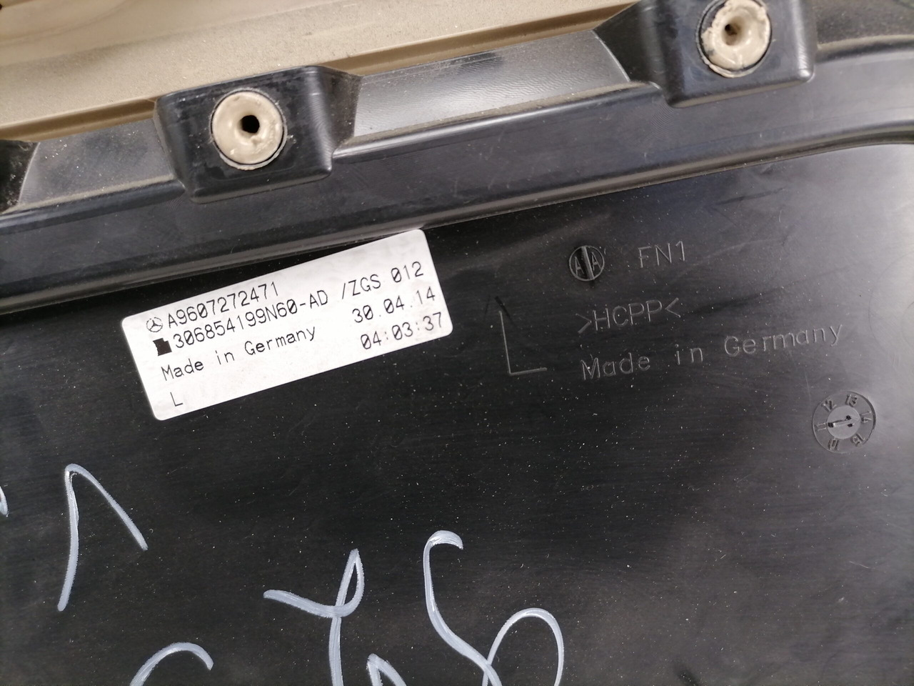 Mercedes-Benz Door trim panel A9607272471 - باب و قطع الغيار - شاحنة: صور 5 Mercedes-Benz Door trim panel A9607272471 - باب و قطع الغيار - شاحنة: صور 5