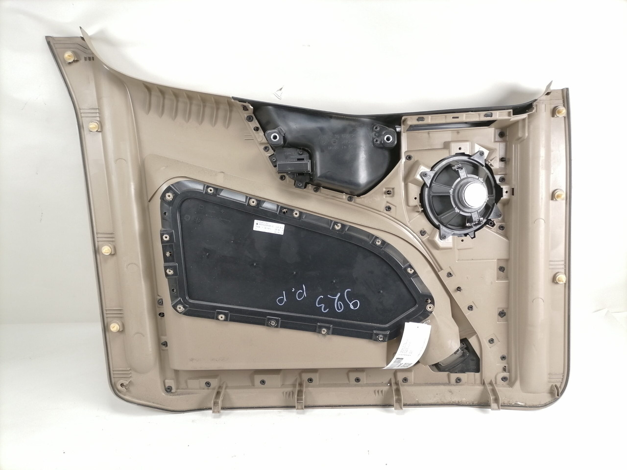 Mercedes-Benz Door trim panel A9607272571 - باب و قطع الغيار - شاحنة: صور 2 Mercedes-Benz Door trim panel A9607272571 - باب و قطع الغيار - شاحنة: صور 2