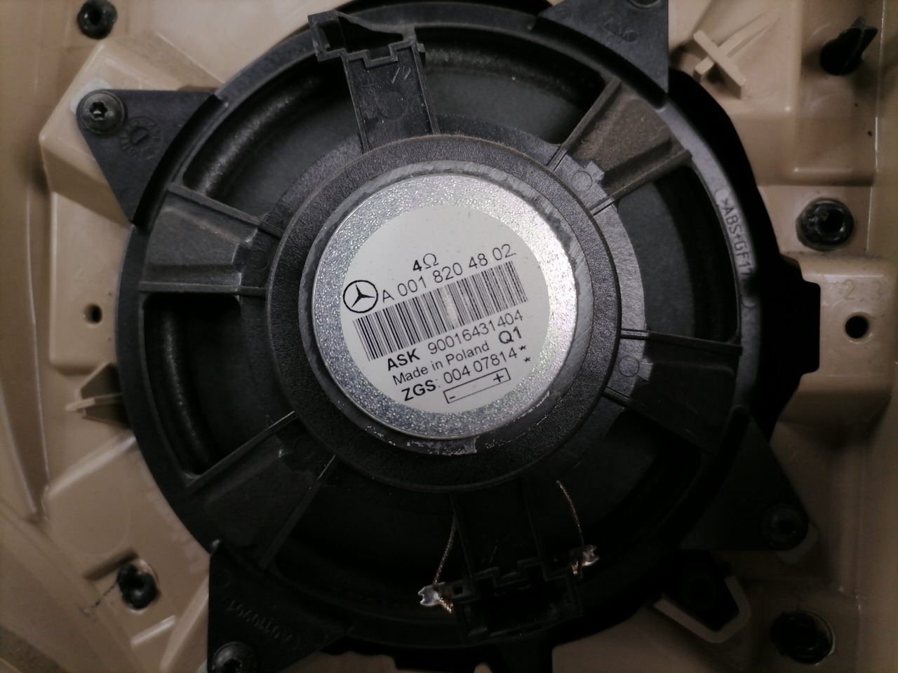 Mercedes-Benz Door trim panel A9607272571 - باب و قطع الغيار - شاحنة: صور 5 Mercedes-Benz Door trim panel A9607272571 - باب و قطع الغيار - شاحنة: صور 5