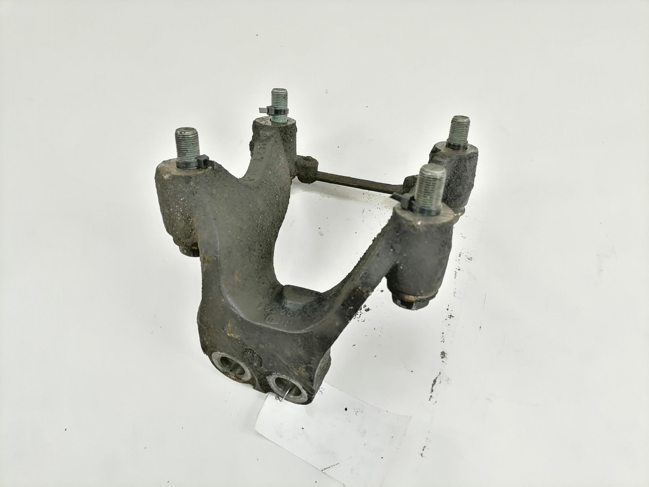 Mercedes-Benz Engine bracket A4712231904 - المحرك و قطع الغيار - شاحنة: صور 4 Mercedes-Benz Engine bracket A4712231904 - المحرك و قطع الغيار - شاحنة: صور 4