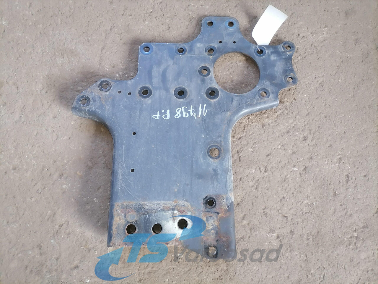 Mercedes-Benz Front bumper carrier A9303100190 - كأس مترعة - شاحنة: صور 3 Mercedes-Benz Front bumper carrier A9303100190 - كأس مترعة - شاحنة: صور 3