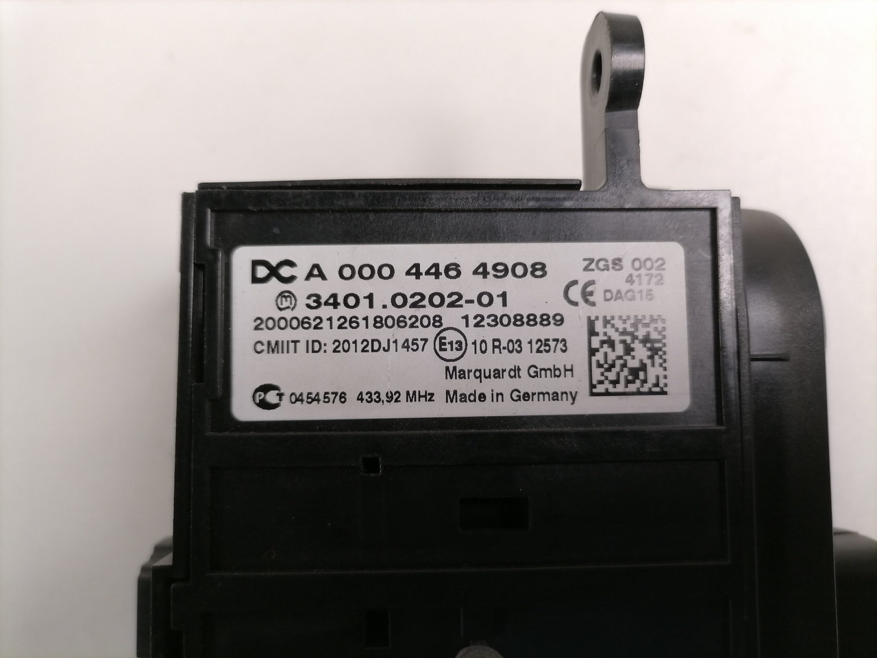 Mercedes-Benz Ignition lock A0004464908 - باب و قطع الغيار - شاحنة: صور 3 Mercedes-Benz Ignition lock A0004464908 - باب و قطع الغيار - شاحنة: صور 3