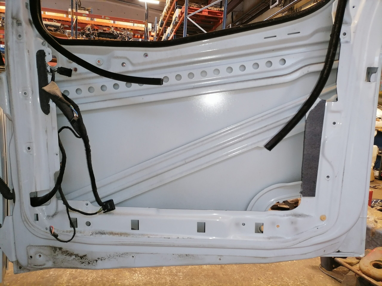 Mercedes-Benz MB uks, parem A9607202403 - باب و قطع الغيار - شاحنة: صور 3 Mercedes-Benz MB uks, parem A9607202403 - باب و قطع الغيار - شاحنة: صور 3