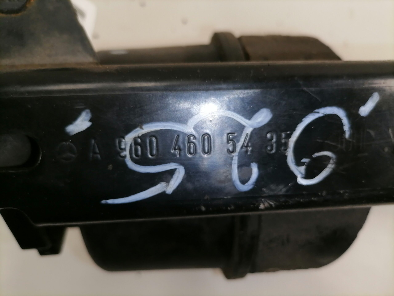 Mercedes-Benz Roolisüsteemi õlimahuti A0004668502 - خرطوم التوجيه - شاحنة: صور 5 Mercedes-Benz Roolisüsteemi õlimahuti A0004668502 - خرطوم التوجيه - شاحنة: صور 5