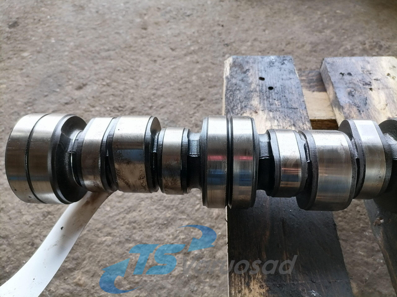 Scania Camshaft 1509917 - عمود الحدبات - شاحنة: صور 3 Scania Camshaft 1509917 - عمود الحدبات - شاحنة: صور 3