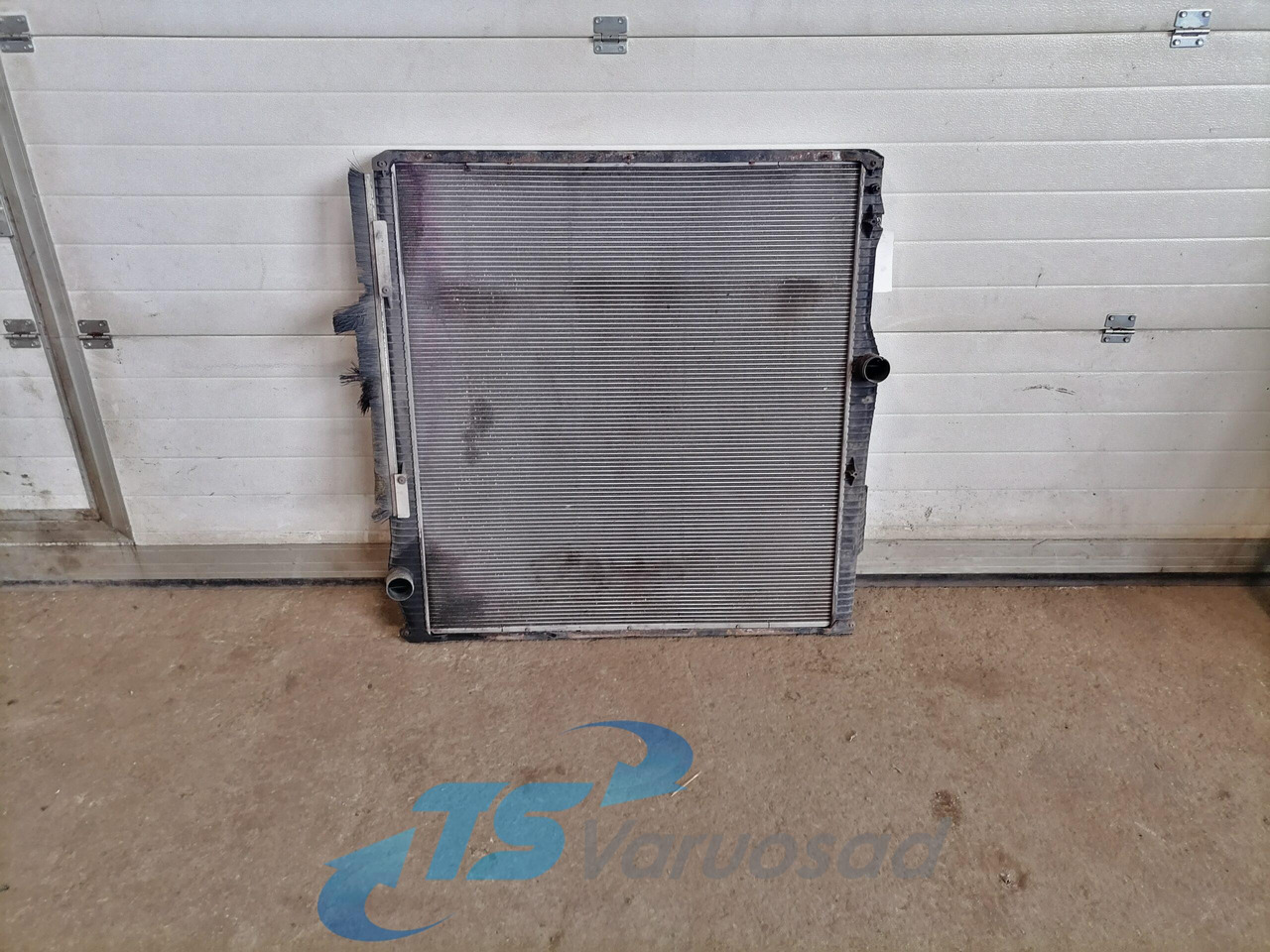 Scania Cooling radiator 1781365 - المشعاع - شاحنة: صور 2 Scania Cooling radiator 1781365 - المشعاع - شاحنة: صور 2