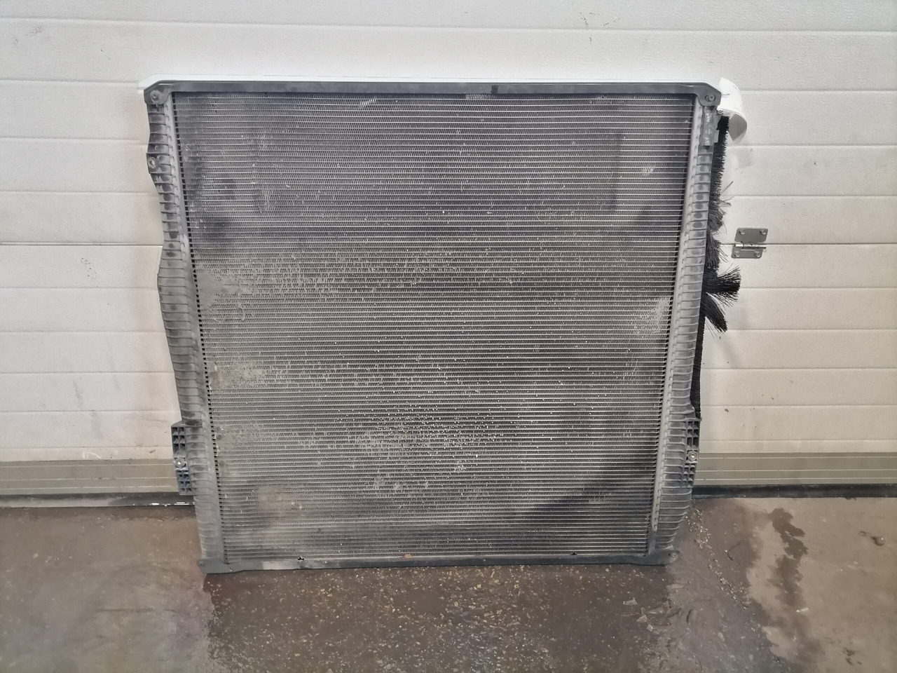 Scania Cooling radiator 1851542 - المشعاع - شاحنة: صور 3 Scania Cooling radiator 1851542 - المشعاع - شاحنة: صور 3