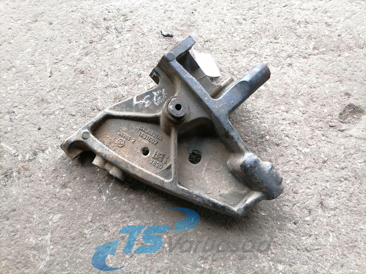 Scania Front bumper carrier 1431602 - كأس مترعة - شاحنة: صور 1 Scania Front bumper carrier 1431602 - كأس مترعة - شاحنة: صور 1