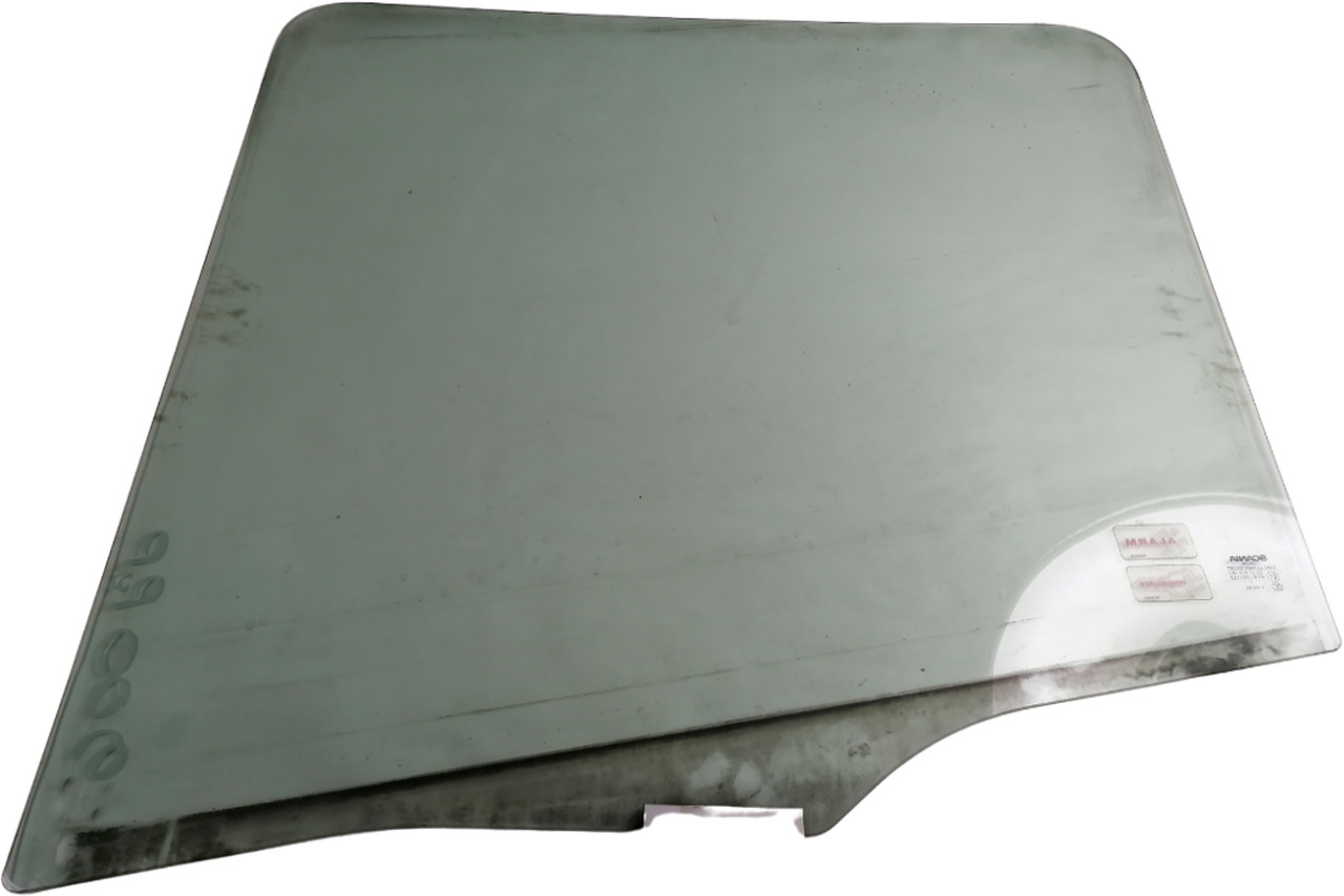 Scania Küljeklaas, parem 1306260 - نافذة و قطع الغيار - شاحنة: صور 1 Scania Küljeklaas, parem 1306260 - نافذة و قطع الغيار - شاحنة: صور 1