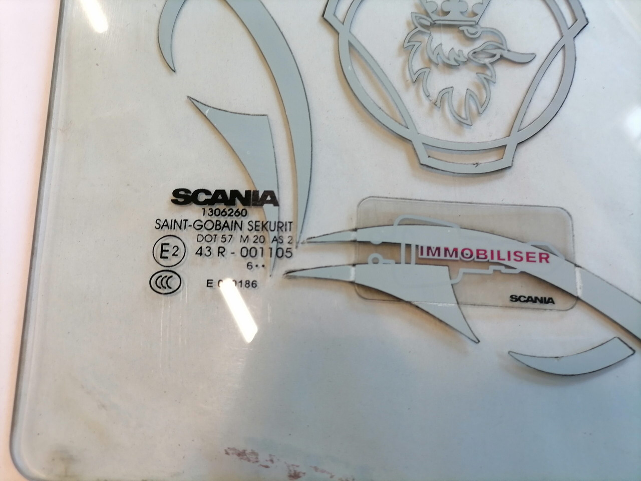 Scania Küljeklaas, parem 1306260 - نافذة و قطع الغيار - شاحنة: صور 3 Scania Küljeklaas, parem 1306260 - نافذة و قطع الغيار - شاحنة: صور 3