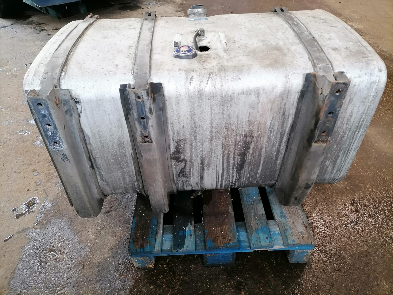 Scania Kütusepaak 500L 1517307 - خزان وقود - شاحنة: صور 3 Scania Kütusepaak 500L 1517307 - خزان وقود - شاحنة: صور 3