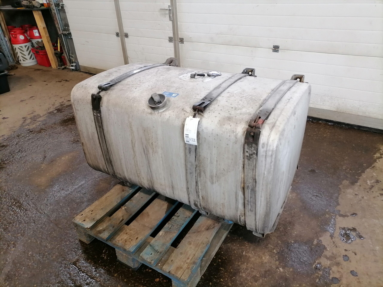 Scania Kütusepaak 500L 1517307 - خزان وقود - شاحنة: صور 1 Scania Kütusepaak 500L 1517307 - خزان وقود - شاحنة: صور 1