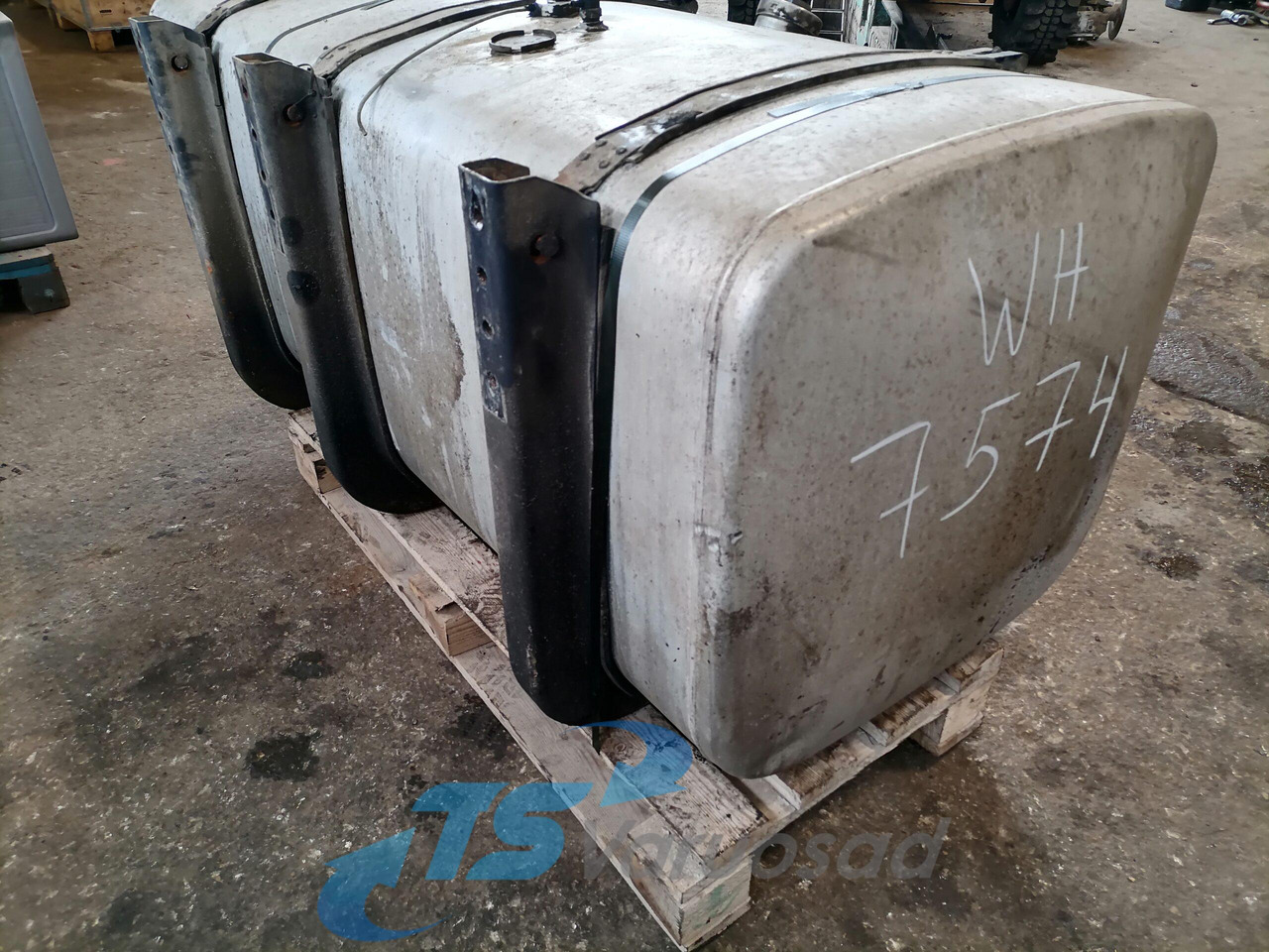 Scania Kütusepaak 700L 1517309 - خزان وقود - شاحنة: صور 5 Scania Kütusepaak 700L 1517309 - خزان وقود - شاحنة: صور 5