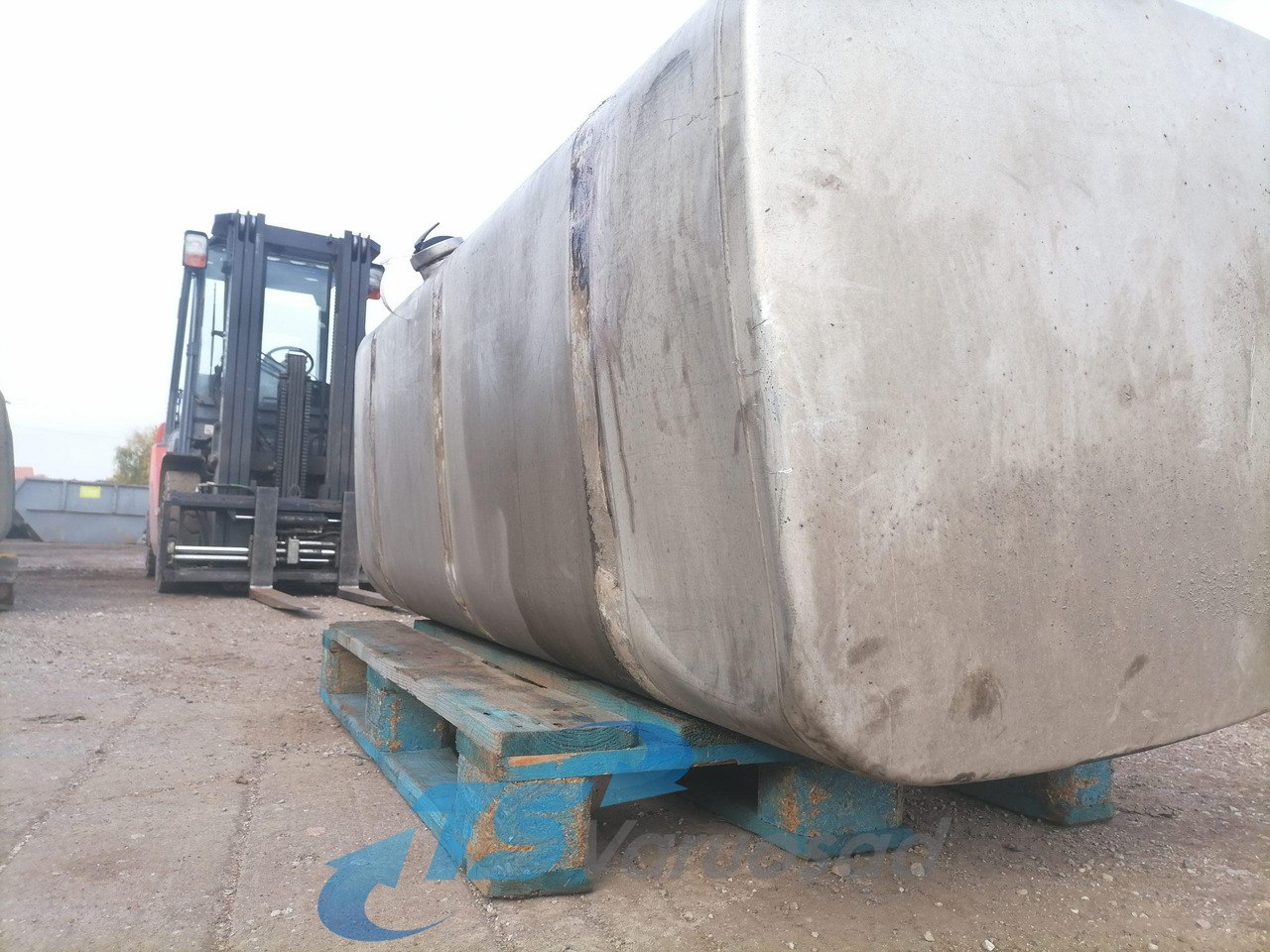 Scania Kütusepaak 700L 1517309 - خزان وقود - شاحنة: صور 4 Scania Kütusepaak 700L 1517309 - خزان وقود - شاحنة: صور 4