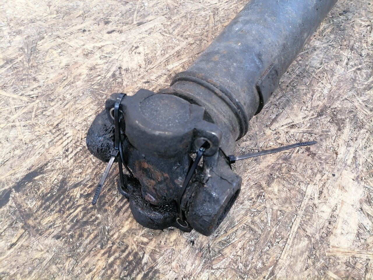 Scania Propeller shaft 1758402 - عمود الكردان - شاحنة: صور 5 Scania Propeller shaft 1758402 - عمود الكردان - شاحنة: صور 5