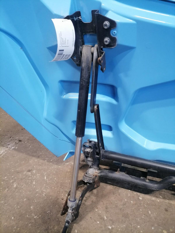 Scania Scania cab wind deflector, roof 2390522 - الديناميكا الهوائية / المفسدين - شاحنة: صور 4 Scania Scania cab wind deflector, roof 2390522 - الديناميكا الهوائية / المفسدين - شاحنة: صور 4