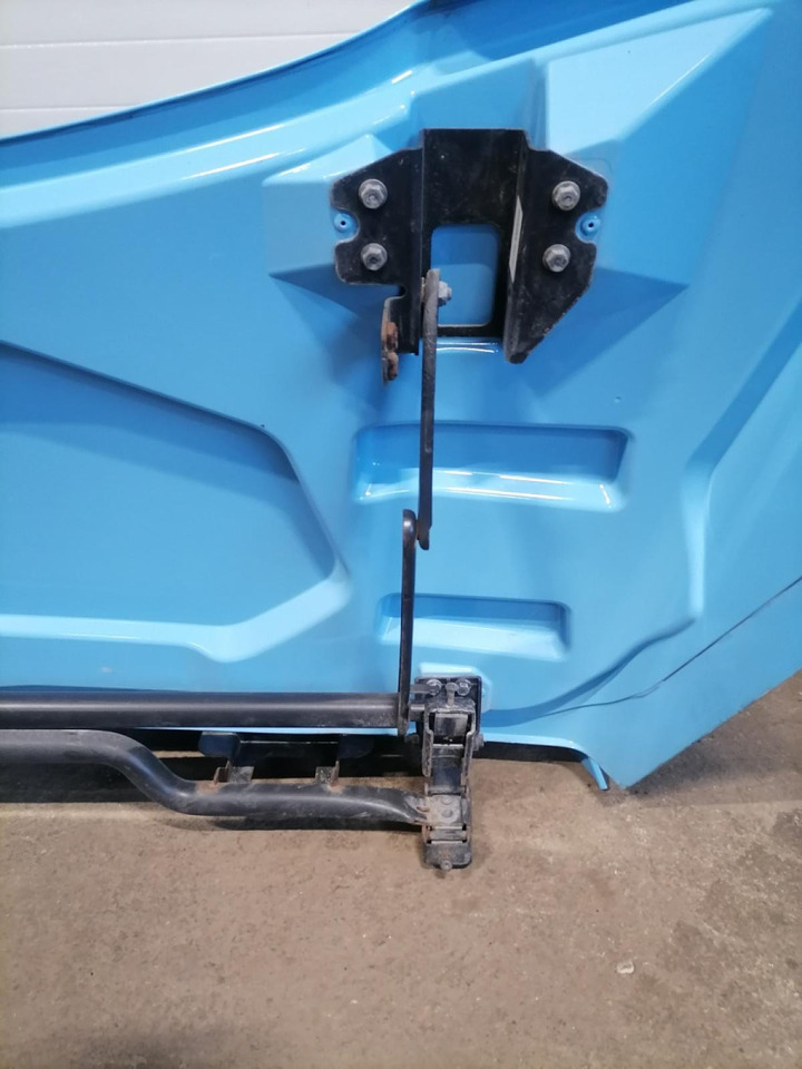 Scania Scania cab wind deflector, roof 2390522 - الديناميكا الهوائية / المفسدين - شاحنة: صور 5 Scania Scania cab wind deflector, roof 2390522 - الديناميكا الهوائية / المفسدين - شاحنة: صور 5