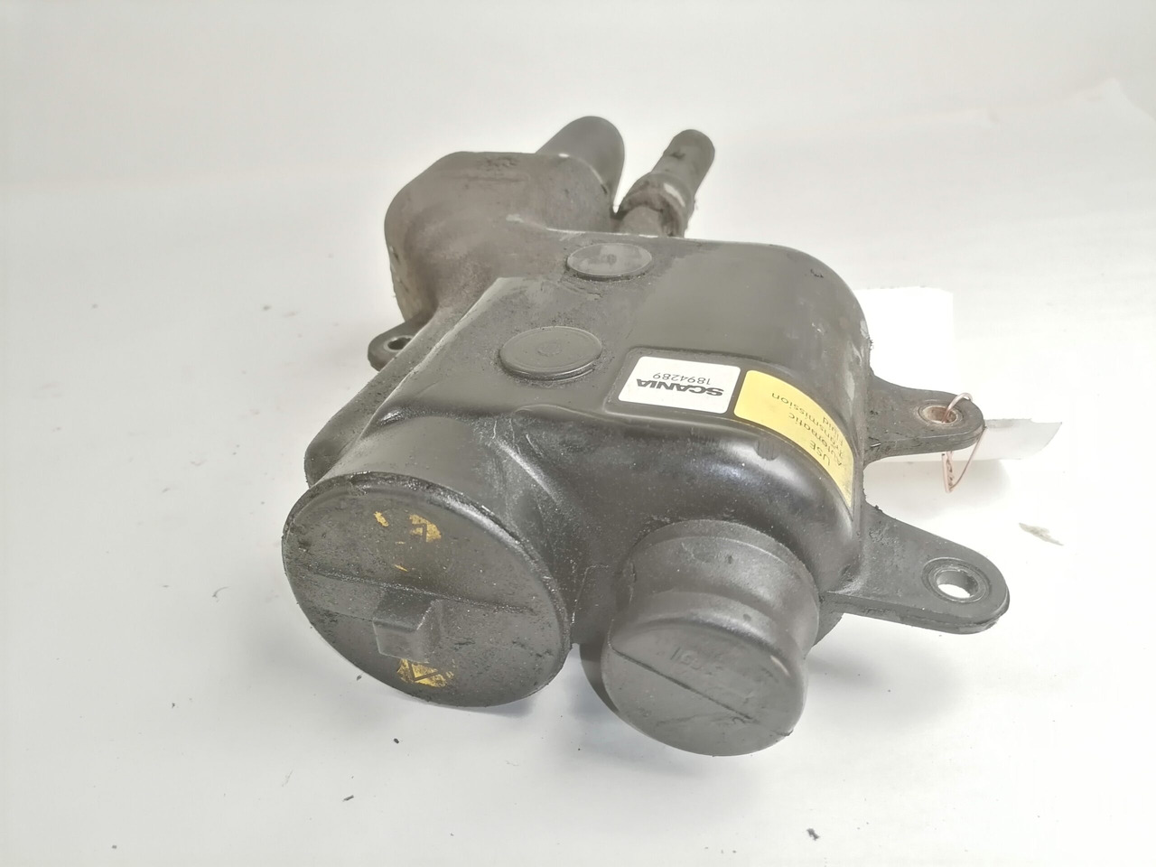 Scania Scania steering oil tank 1894289 - خرطوم التوجيه - شاحنة: صور 3 Scania Scania steering oil tank 1894289 - خرطوم التوجيه - شاحنة: صور 3