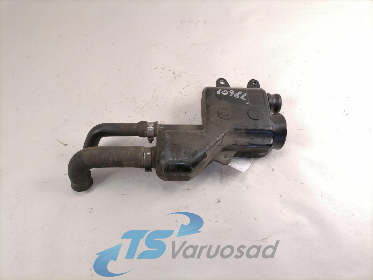 Scania Scania steering oil tank 1894289 - خرطوم التوجيه - شاحنة: صور 1 Scania Scania steering oil tank 1894289 - خرطوم التوجيه - شاحنة: صور 1
