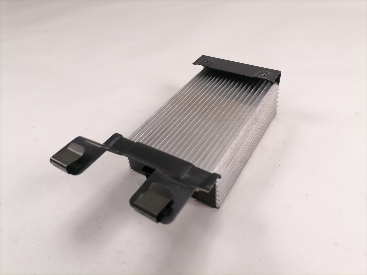 Scania Voltage converter 1449522 - النظام الكهربائي - شاحنة: صور 4 Scania Voltage converter 1449522 - النظام الكهربائي - شاحنة: صور 4