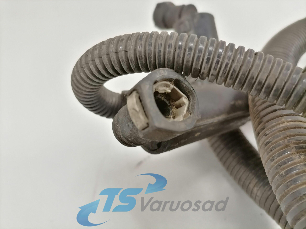 Volvo Ad Blue cable 21243147 - نظام الوقود - شاحنة: صور 2 Volvo Ad Blue cable 21243147 - نظام الوقود - شاحنة: صور 2