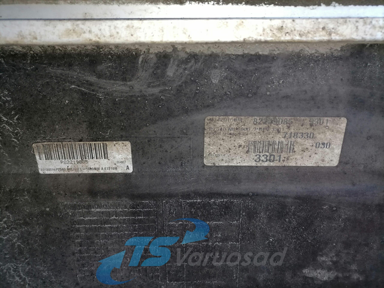 Volvo Air deflector 84046529 - الديناميكا الهوائية / المفسدين - شاحنة: صور 3 Volvo Air deflector 84046529 - الديناميكا الهوائية / المفسدين - شاحنة: صور 3