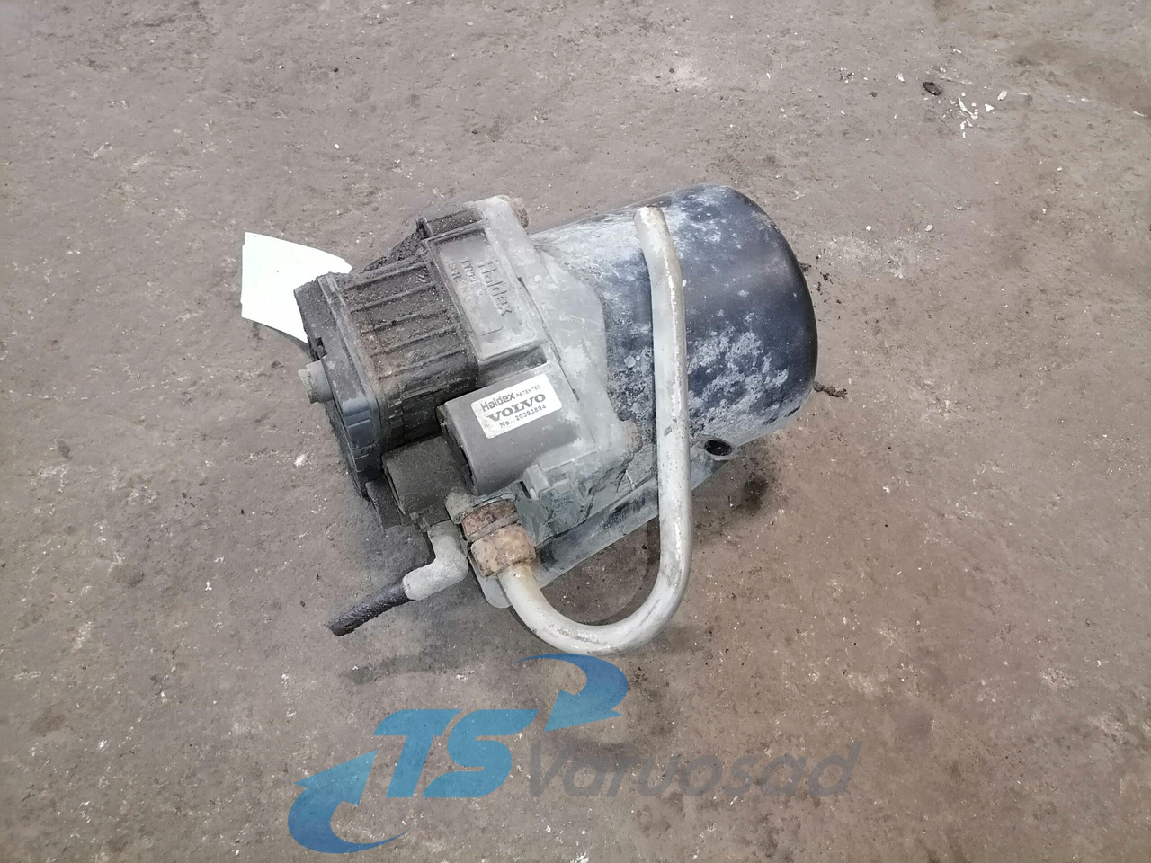 Volvo Air dryer 20393894 - صمام الفرامل - شاحنة: صور 1 Volvo Air dryer 20393894 - صمام الفرامل - شاحنة: صور 1