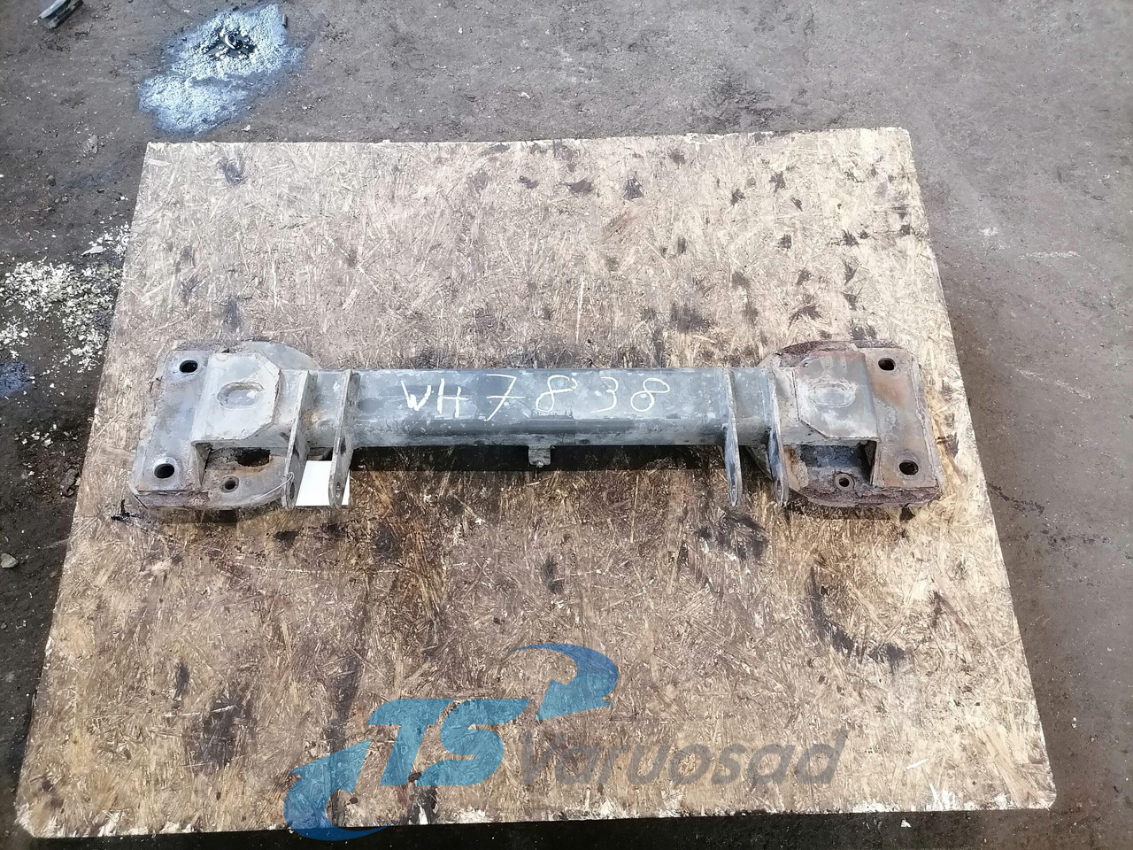 Volvo Air spring bracket 20571692 - تعليق هوائي - شاحنة: صور 1 Volvo Air spring bracket 20571692 - تعليق هوائي - شاحنة: صور 1