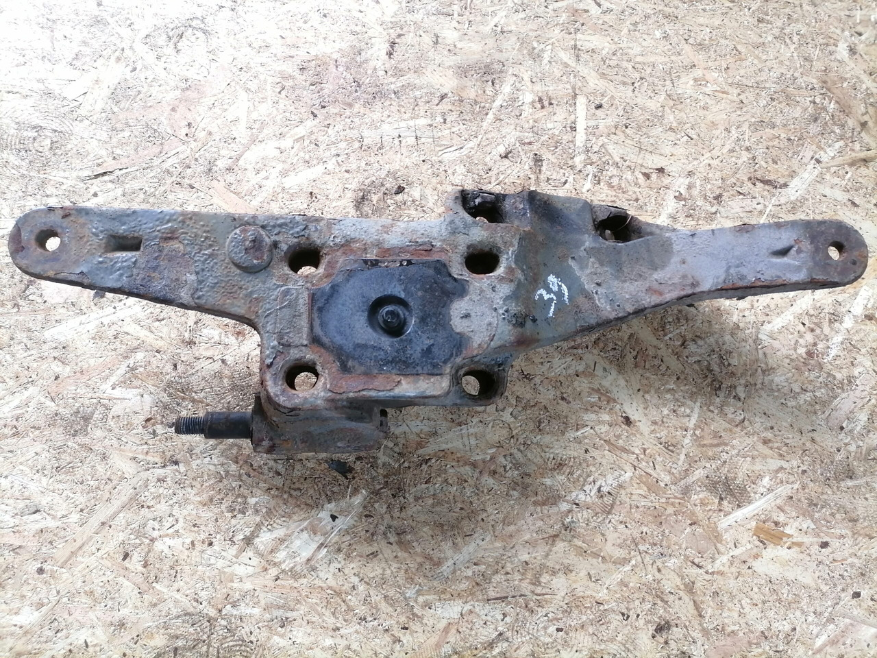 Volvo Air suspension bracket 20428752 - المحور و قطع الغيار - شاحنة: صور 3 Volvo Air suspension bracket 20428752 - المحور و قطع الغيار - شاحنة: صور 3