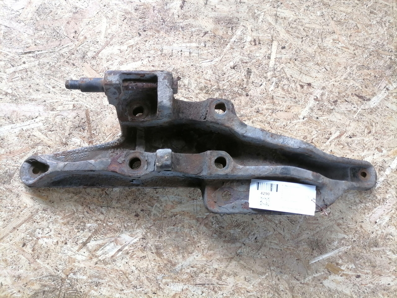 Volvo Air suspension bracket 20428752 - المحور و قطع الغيار - شاحنة: صور 1 Volvo Air suspension bracket 20428752 - المحور و قطع الغيار - شاحنة: صور 1