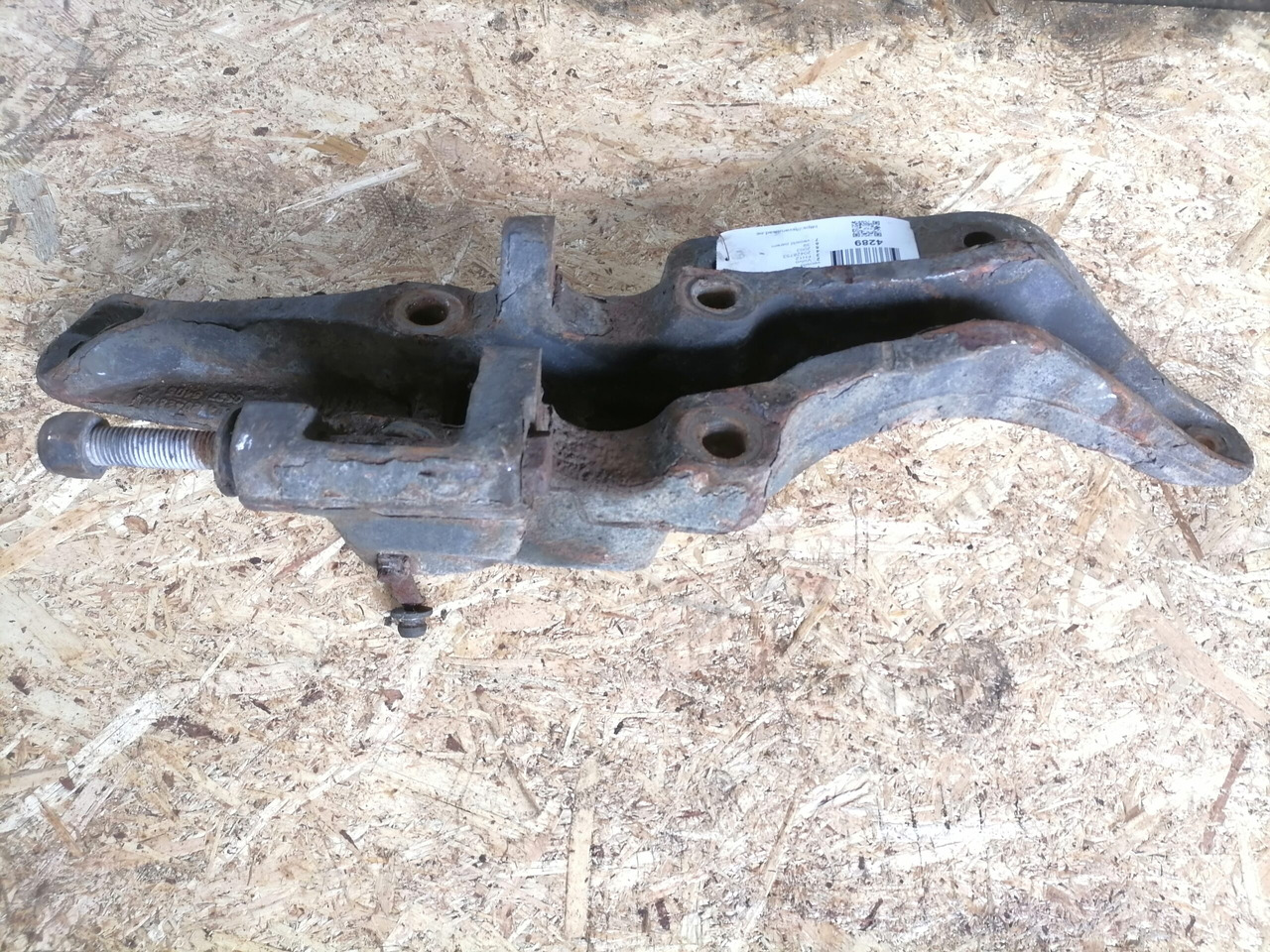 Volvo Air suspension bracket 20428753 - المحور و قطع الغيار - شاحنة: صور 4 Volvo Air suspension bracket 20428753 - المحور و قطع الغيار - شاحنة: صور 4