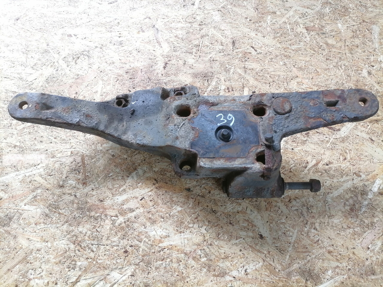 Volvo Air suspension bracket 20428753 - المحور و قطع الغيار - شاحنة: صور 5 Volvo Air suspension bracket 20428753 - المحور و قطع الغيار - شاحنة: صور 5