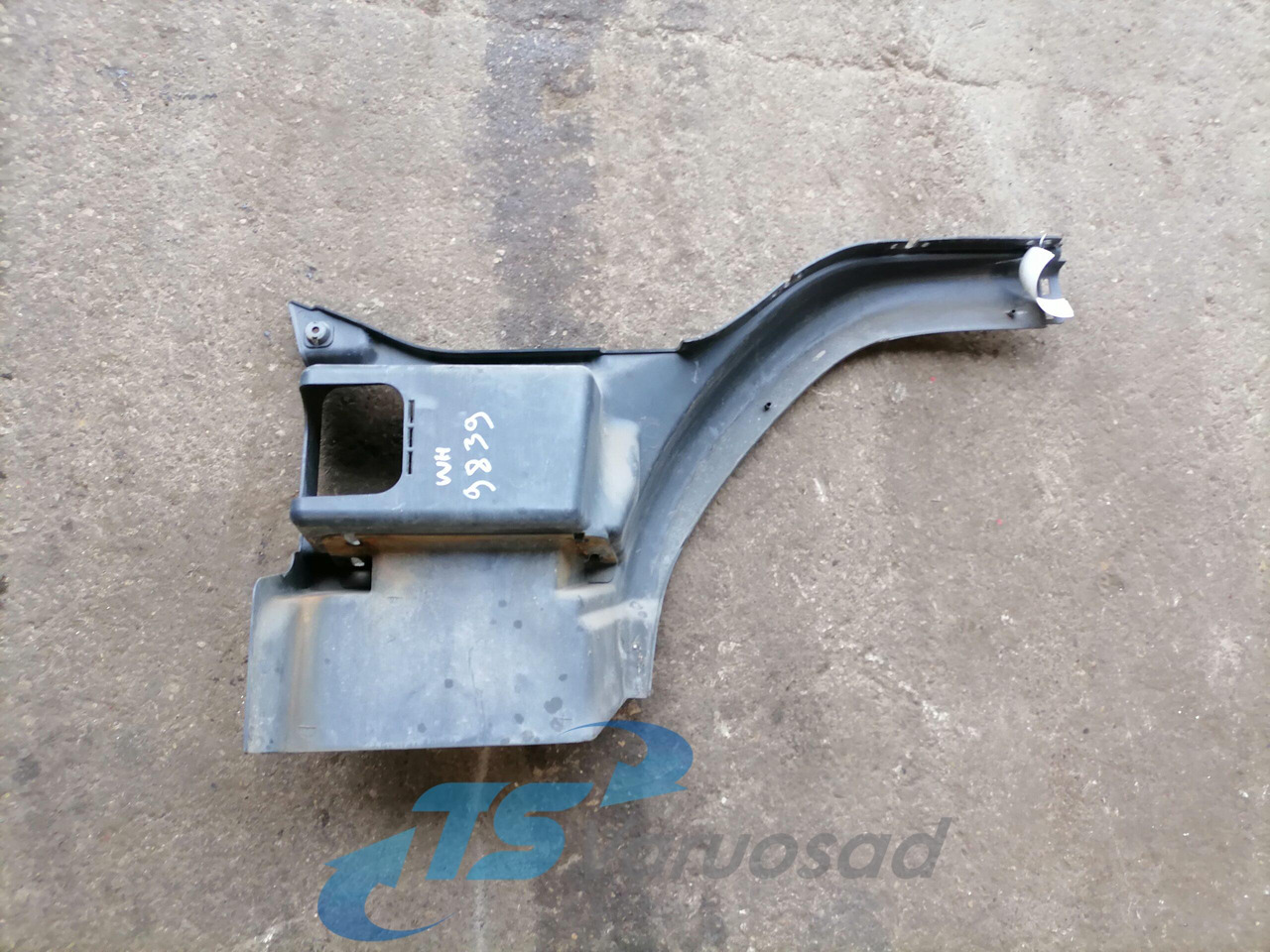 Volvo Astmelaua plastik 20529484 - خطوة جانبية - شاحنة: صور 2 Volvo Astmelaua plastik 20529484 - خطوة جانبية - شاحنة: صور 2