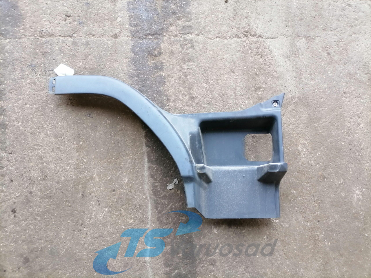 Volvo Astmelaua plastik 20529484 - خطوة جانبية - شاحنة: صور 1 Volvo Astmelaua plastik 20529484 - خطوة جانبية - شاحنة: صور 1