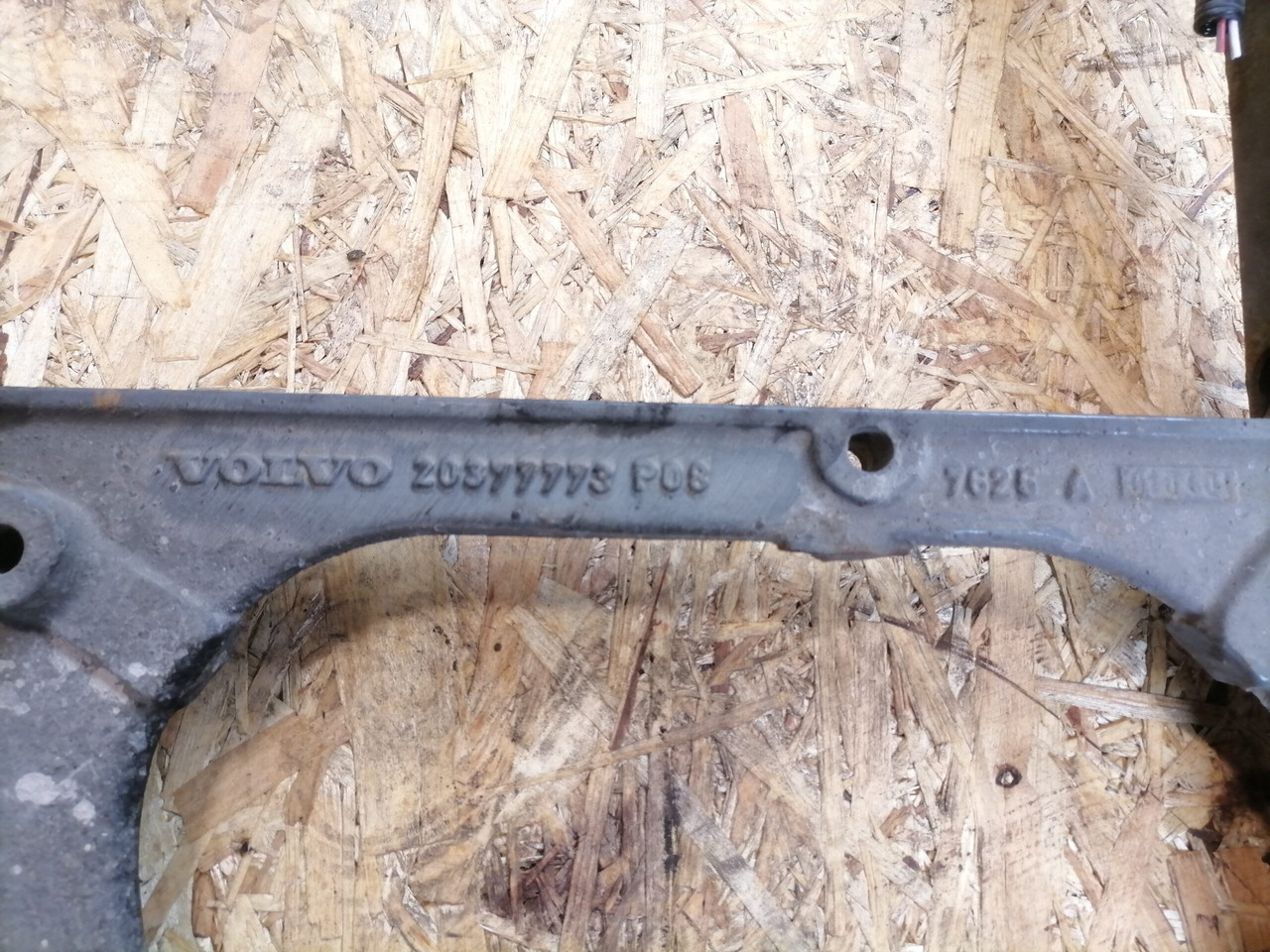 Volvo Bracket 20377773 - الإطار / الشاسيه - شاحنة: صور 3 Volvo Bracket 20377773 - الإطار / الشاسيه - شاحنة: صور 3