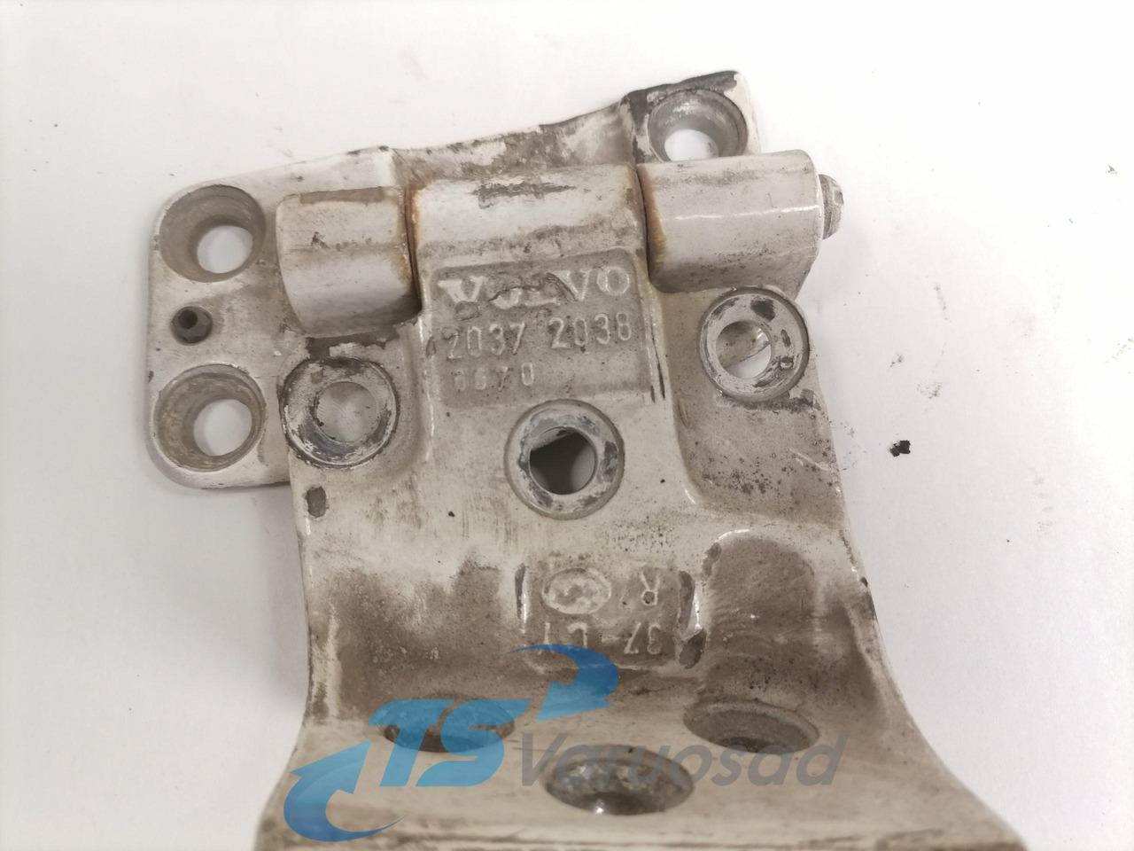 Volvo Door hinge 20372038 - باب و قطع الغيار - شاحنة: صور 2 Volvo Door hinge 20372038 - باب و قطع الغيار - شاحنة: صور 2