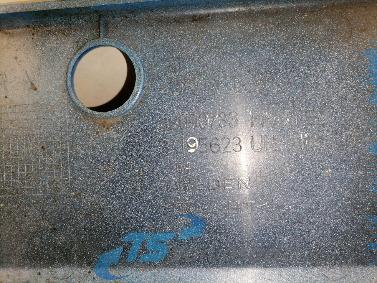 Volvo Front bumper cover plastic 82090733 - الديناميكا الهوائية / المفسدين - شاحنة: صور 3 Volvo Front bumper cover plastic 82090733 - الديناميكا الهوائية / المفسدين - شاحنة: صور 3