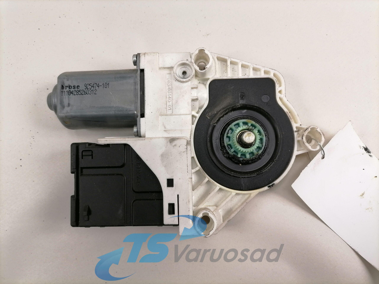 Volvo Glass lift 84062947 - نافذة و قطع الغيار - شاحنة: صور 2 Volvo Glass lift 84062947 - نافذة و قطع الغيار - شاحنة: صور 2