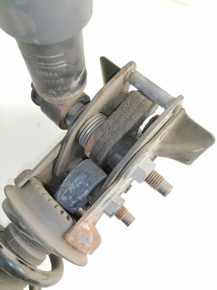 Volvo Kabiini lukusti 22247233 - الكابينة تعليق - شاحنة: صور 5 Volvo Kabiini lukusti 22247233 - الكابينة تعليق - شاحنة: صور 5