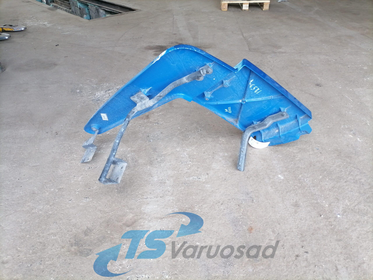 Volvo Kabiini tuulesuunaja, ülemine parem 82211388 - الديناميكا الهوائية / المفسدين - شاحنة: صور 2 Volvo Kabiini tuulesuunaja, ülemine parem 82211388 - الديناميكا الهوائية / المفسدين - شاحنة: صور 2