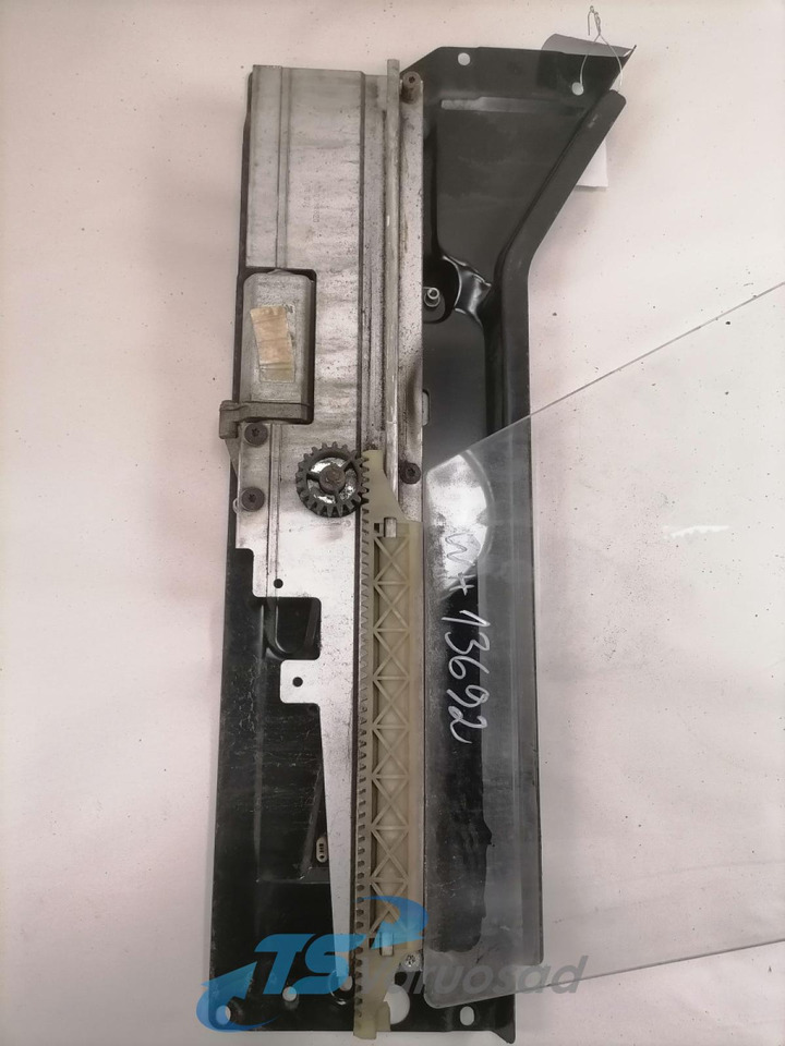 Volvo Küljeklaas, parem 20862570 - نافذة و قطع الغيار - شاحنة: صور 4 Volvo Küljeklaas, parem 20862570 - نافذة و قطع الغيار - شاحنة: صور 4