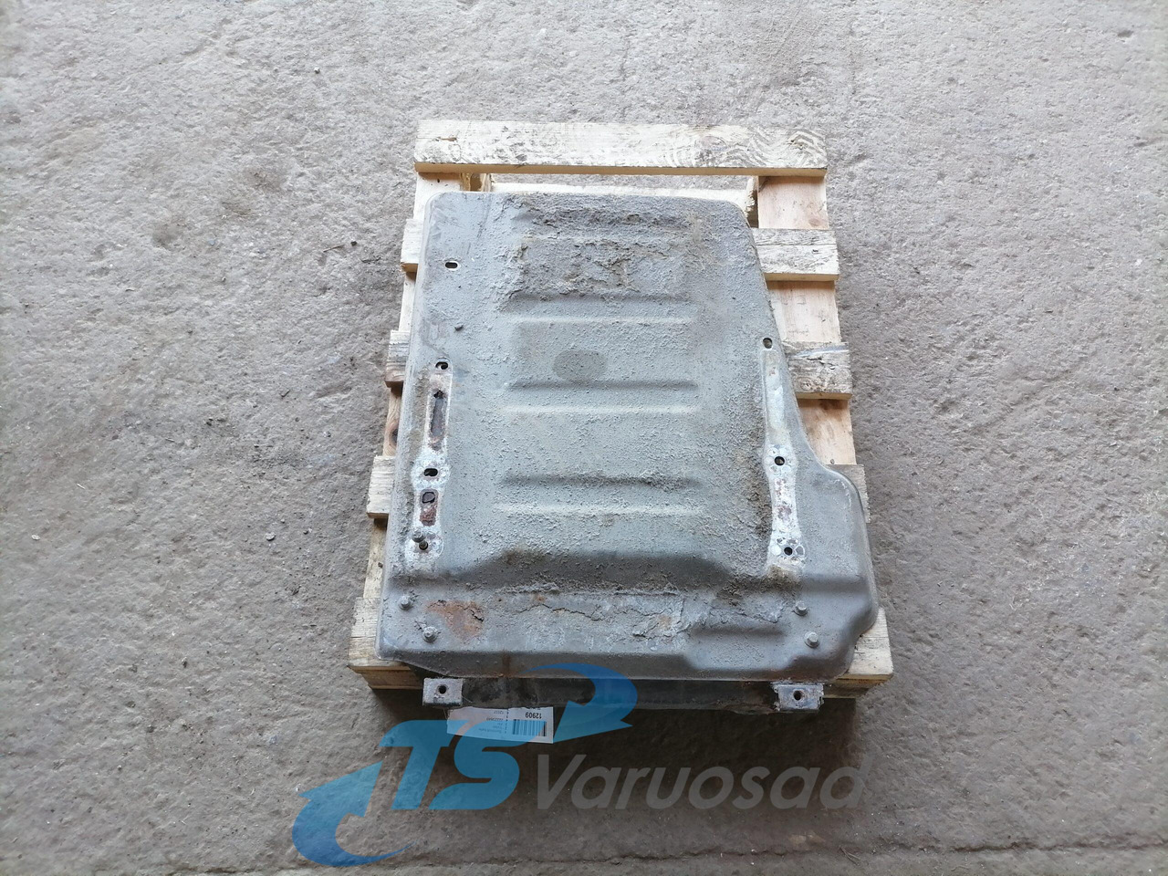 Volvo Muffler cover 22223840 - كاتم صوت - شاحنة: صور 1 Volvo Muffler cover 22223840 - كاتم صوت - شاحنة: صور 1