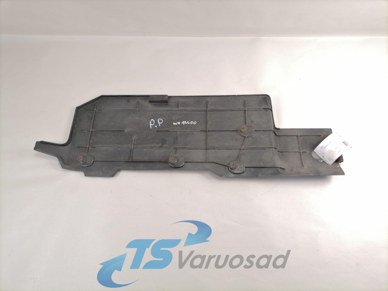 Volvo Plastikdetail 82448657 - الديناميكا الهوائية / المفسدين - شاحنة: صور 3 Volvo Plastikdetail 82448657 - الديناميكا الهوائية / المفسدين - شاحنة: صور 3