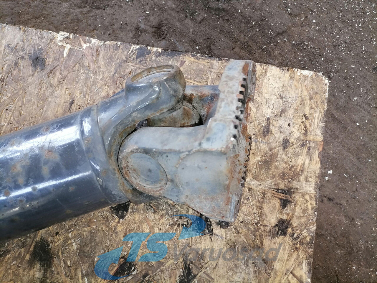 Volvo Propeller shaft 20821623 - عمود الكردان - شاحنة: صور 2 Volvo Propeller shaft 20821623 - عمود الكردان - شاحنة: صور 2