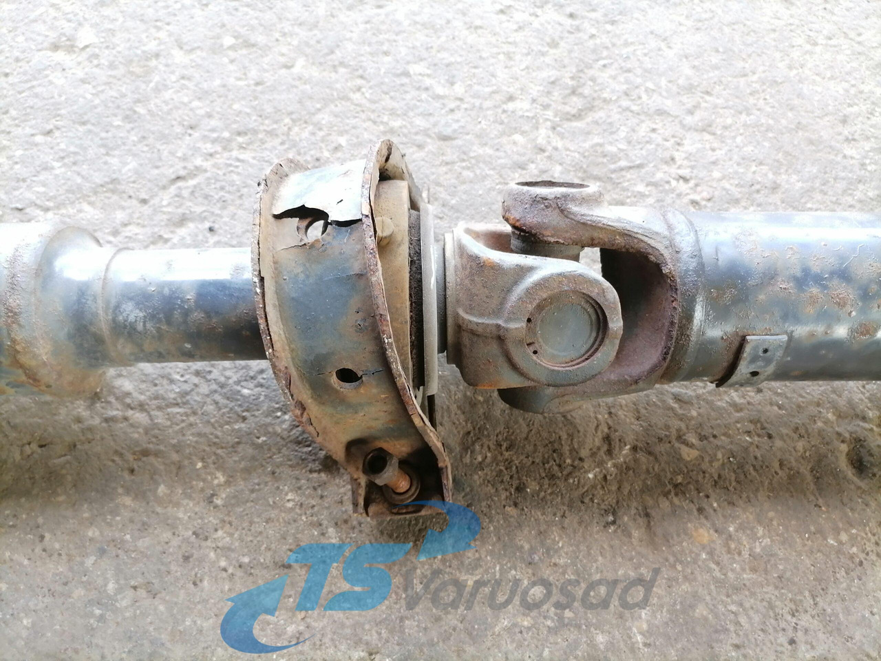 Volvo Propeller shaft 20821635 - عمود الكردان - شاحنة: صور 2 Volvo Propeller shaft 20821635 - عمود الكردان - شاحنة: صور 2