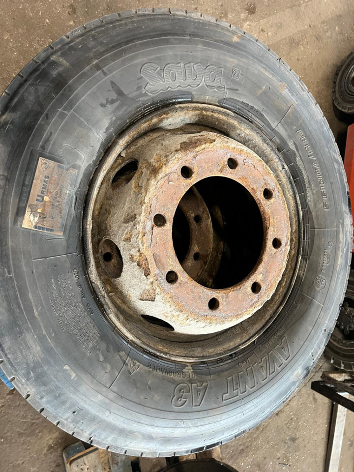 Volvo Sava avant A3 285/70R19.5 28570R195 - الإطارات والجنوط - شاحنة: صور 4 Volvo Sava avant A3 285/70R19.5 28570R195 - الإطارات والجنوط - شاحنة: صور 4