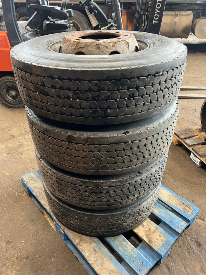 Volvo Sava avant A3 285/70R19.5 28570R195 - الإطارات والجنوط - شاحنة: صور 2 Volvo Sava avant A3 285/70R19.5 28570R195 - الإطارات والجنوط - شاحنة: صور 2