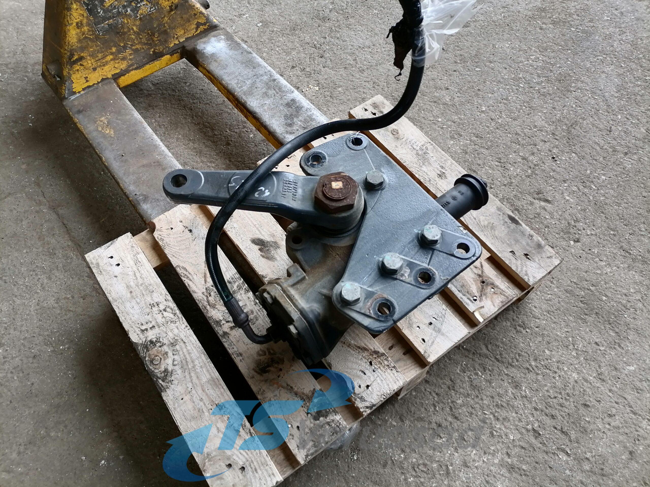 Volvo Steering box 21162023 - دودة دركسون - شاحنة: صور 3 Volvo Steering box 21162023 - دودة دركسون - شاحنة: صور 3